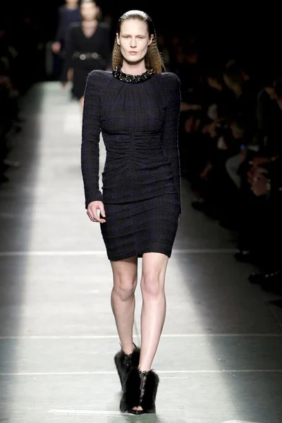 Look 15